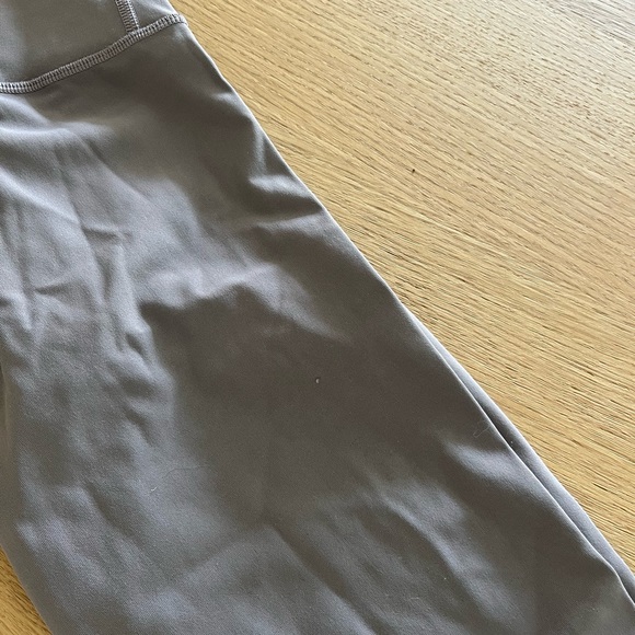 Lululemon 7/8 wunder under luxtreme size 2 - Picture 3 of 3